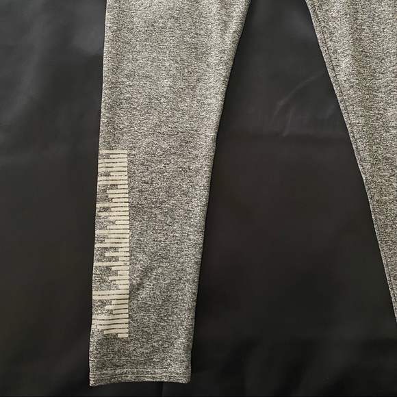 Brand: Kimberly C
Size: M
Colour: Grey - Picture 2 of 4